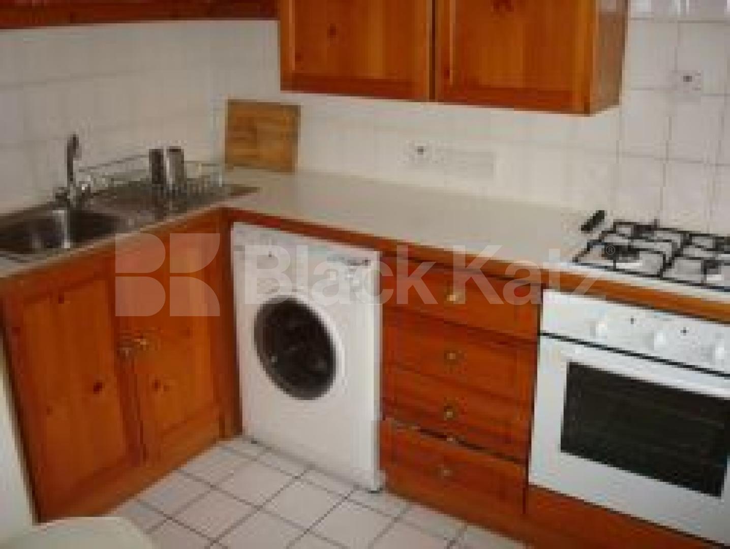 			New Instruction, 3 Bedroom, 1 bath, 1 reception Flat			 St Andrews Square, Labrooke Grove